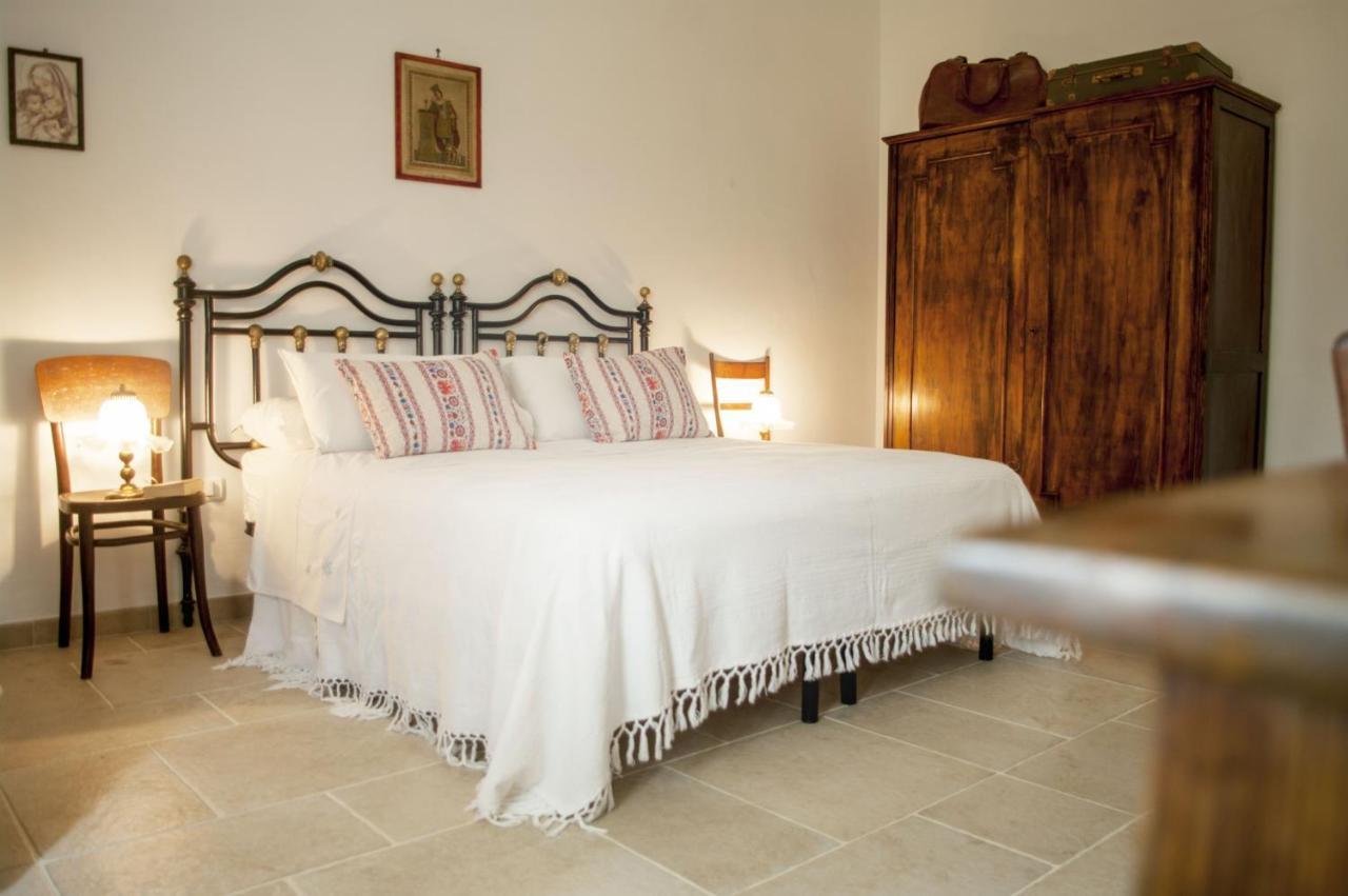 Il Trullo Bianco A Masseria Santalachicca *