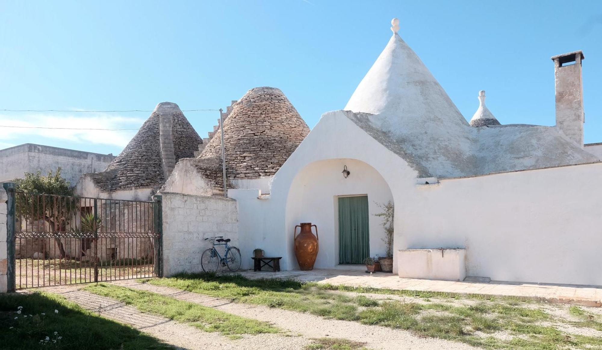 Il Trullo Bianco A Masseria Santalachicca